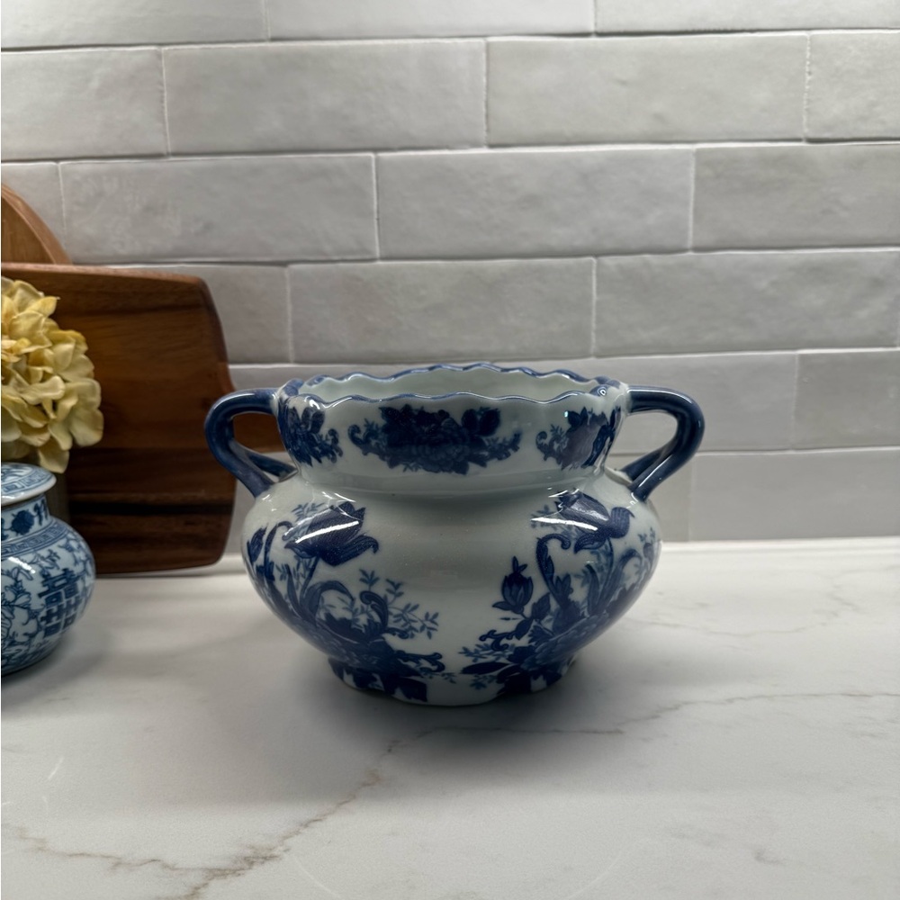 Vintage Chinoiserie Vase/Jar